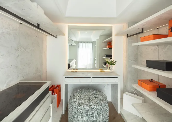 With Private Heated Pool Steam Jacuzzi & Gym מארבלה