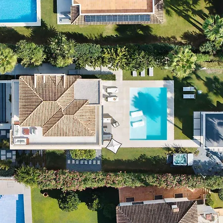 With Private Heated Pool Steam Jacuzzi & Gym Villa