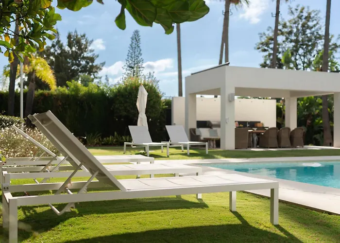 Villa With Private Heated Pool Steam Jacuzzi & Gym Marbella