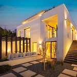 With Private Heated Pool Steam Jacuzzi & Gym *