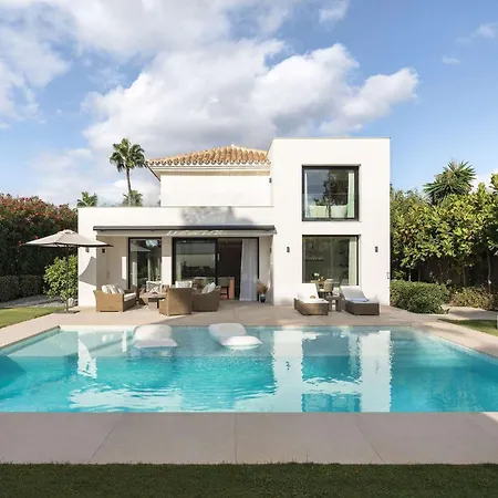 With Private Heated Pool Steam Jacuzzi & Gym Villa *