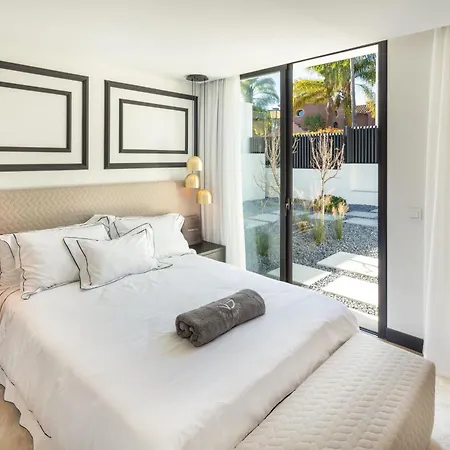 With Private Heated Pool Steam Jacuzzi & Gym Вилла Марбелья