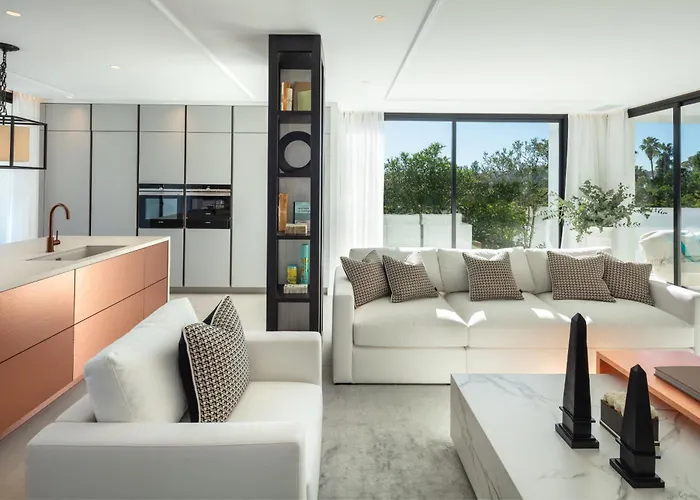 With Private Heated Pool Steam Jacuzzi & Gym Марбелья