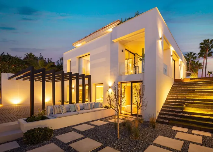 With Private Heated Pool Steam Jacuzzi & Gym *