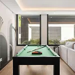 With Private Heated Pool Steam Jacuzzi & Gym *