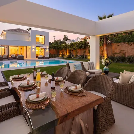 With Private Heated Pool Steam Jacuzzi & Gym